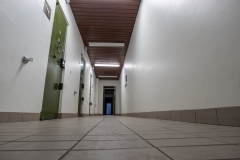 Blick-in-den-Zellentrakt-der-ehemaligen-Wache-2