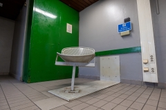 Blick-in-den-Zellentrakt-der-ehemaligen-Wache